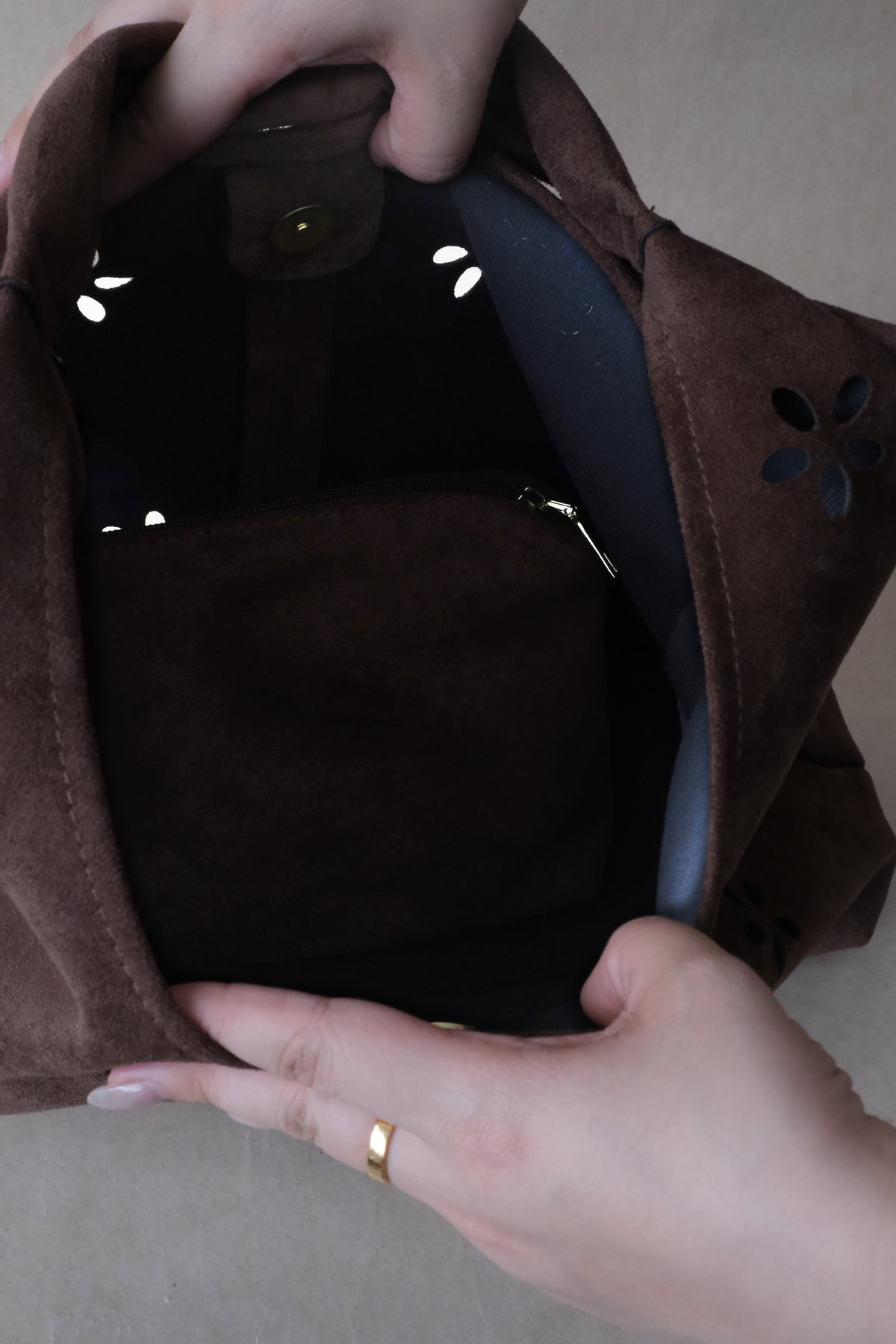 Chic Minimalist Shoulder Tote - Coffee