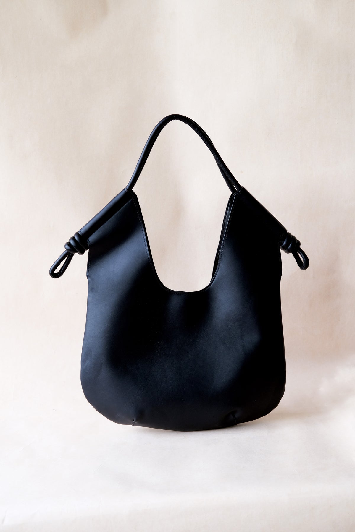 The Véra Essential - Classic Black