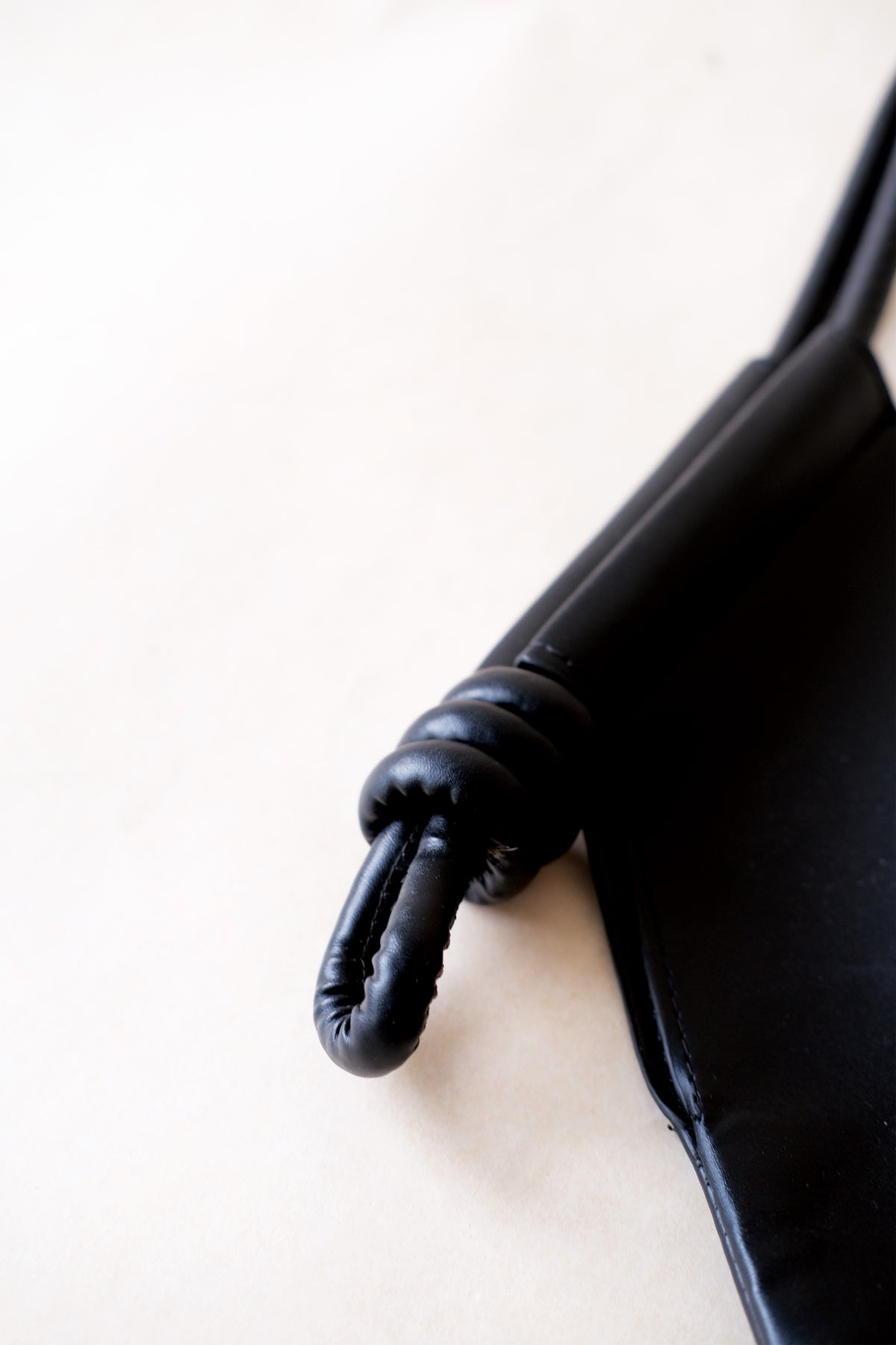 The Véra Essential - Classic Black