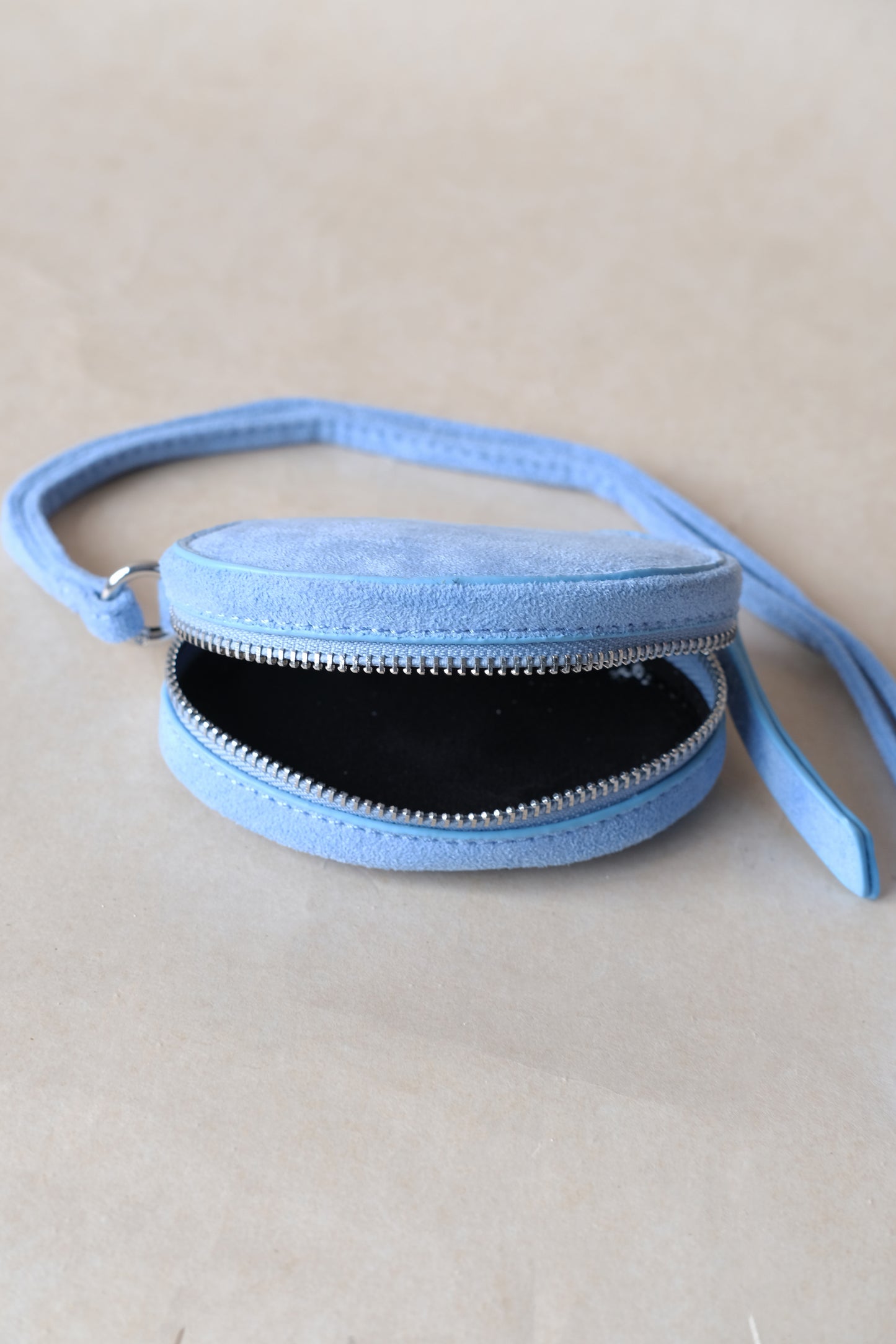 Amélie Egg Pouch - Matte Blue