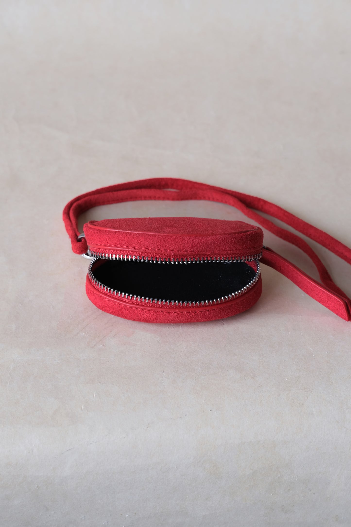 Amélie Egg Pouch - Matte Red