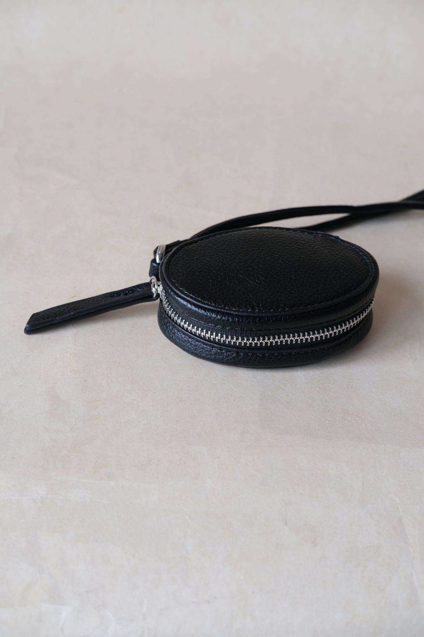 Amélie Egg Pouch - Black