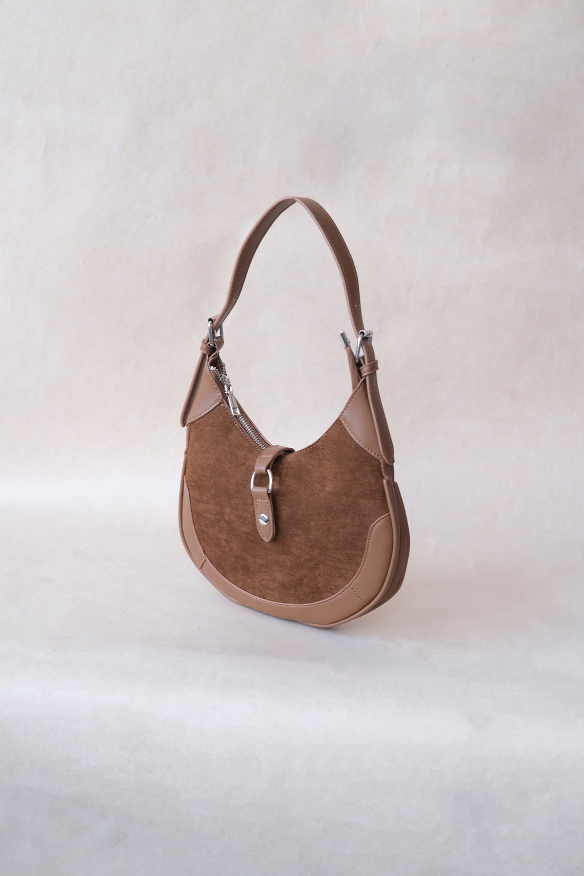Classic Velvet Saddle Handbag - Coffee