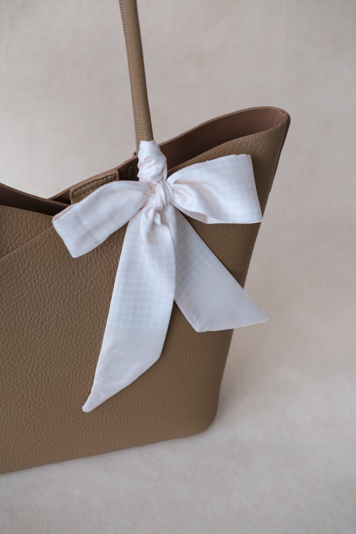 Flower Bud Aura Bag - Biscotti