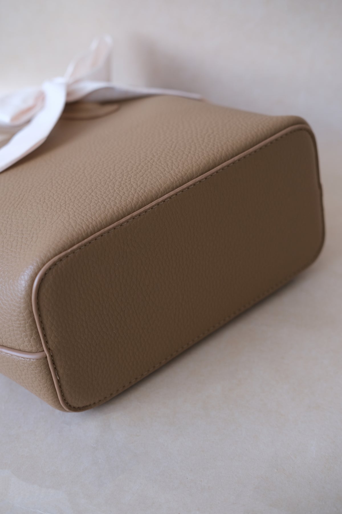 Flower Bud Aura Bag - Biscotti