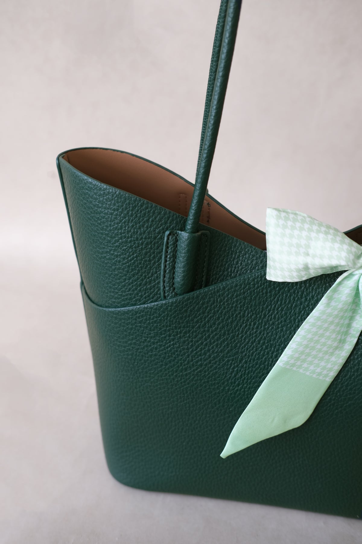 Flower Bud Aura Bag - Green