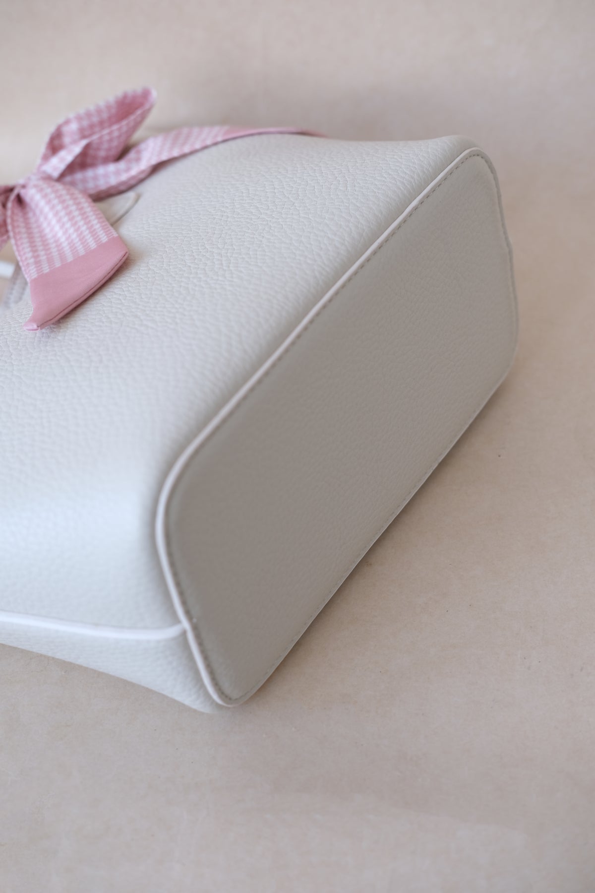 Flower Bud Aura Bag - White