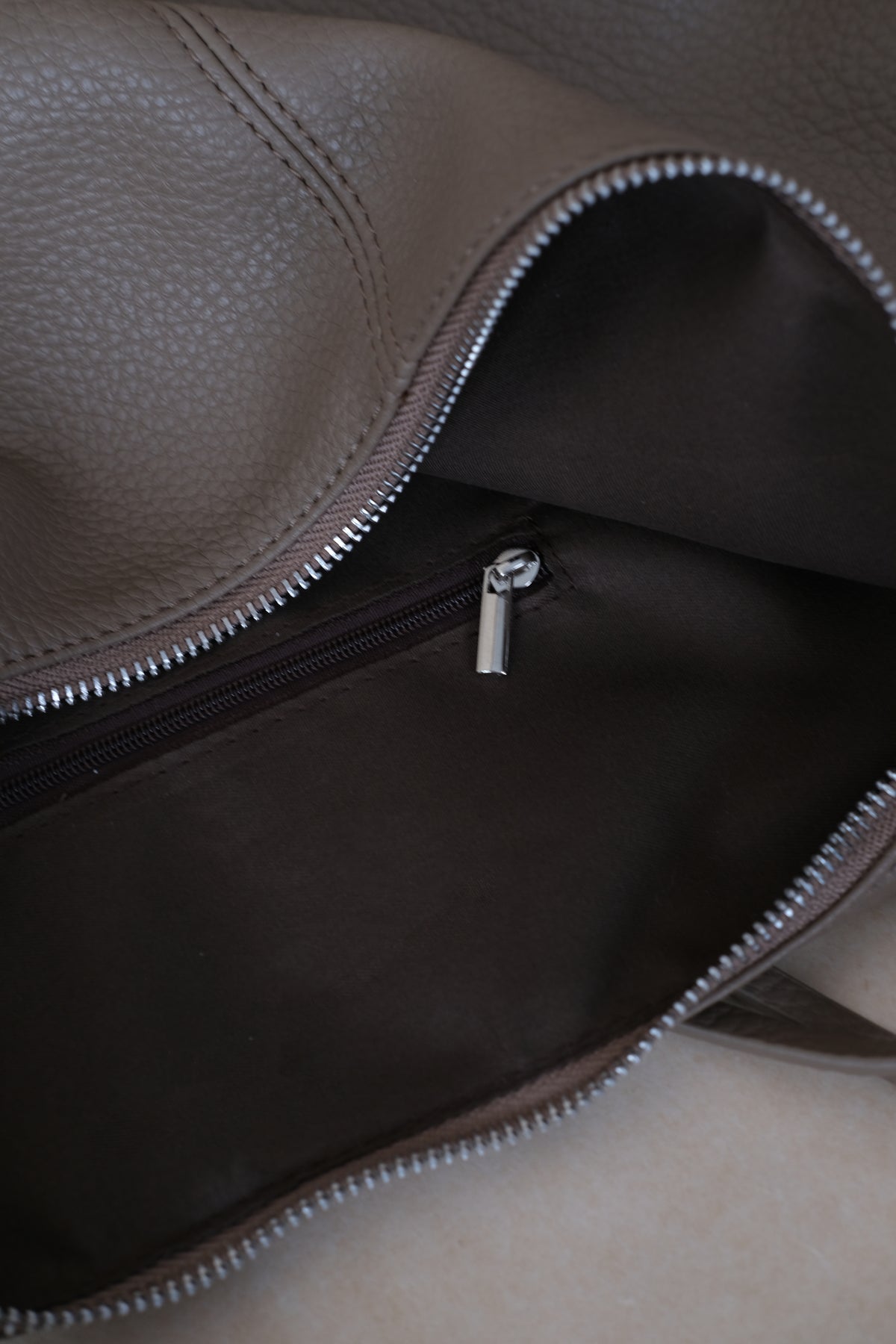 Elaria Commuter Tote - Mud