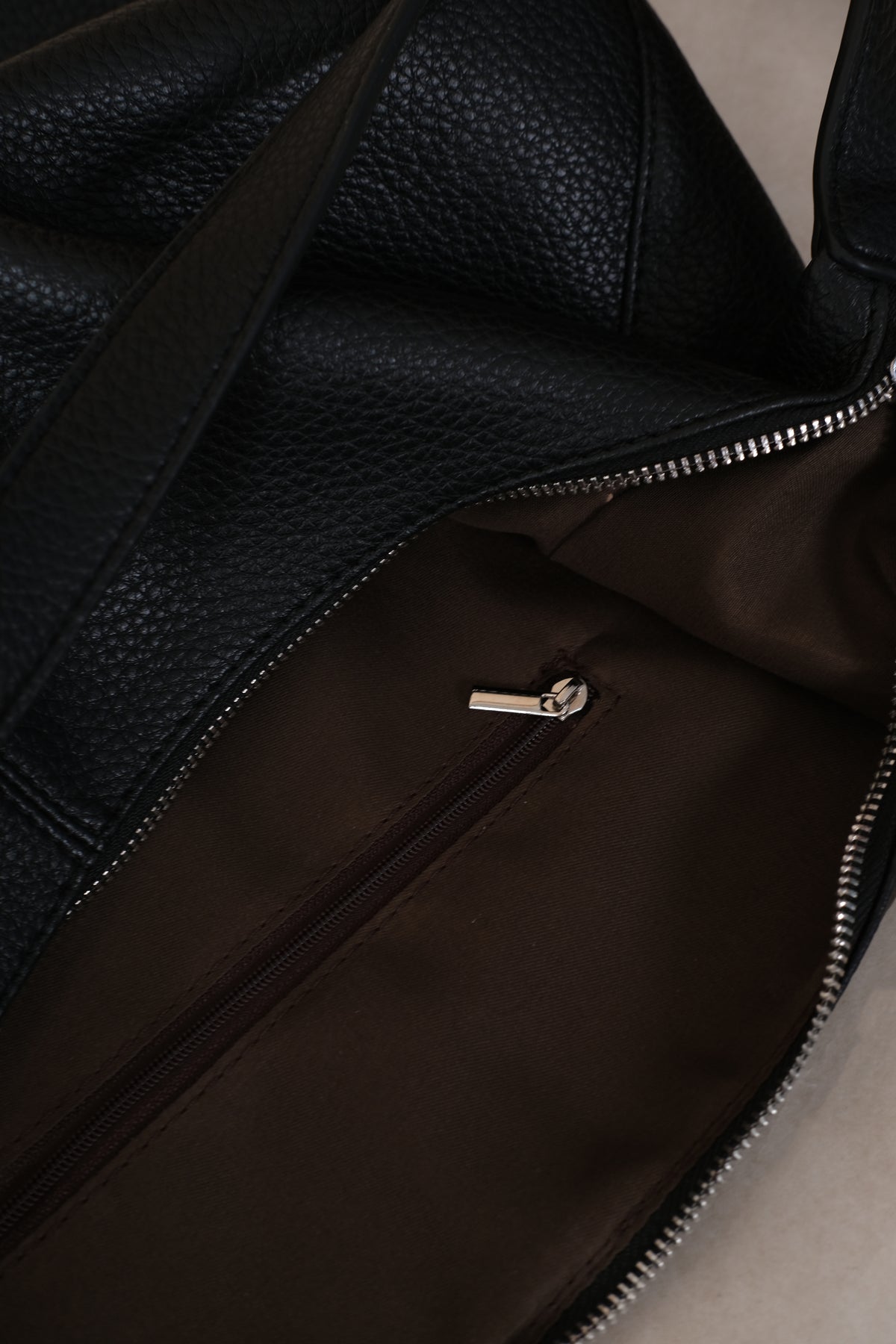 Elaria Commuter Tote - Classic Black