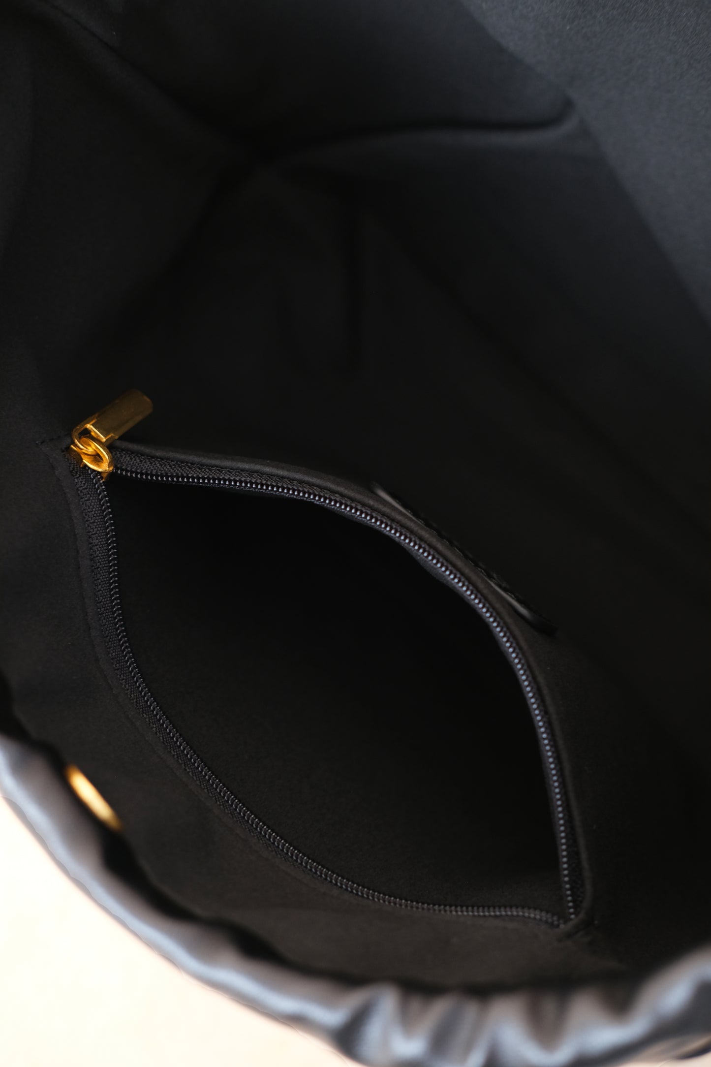 Artisan Cloud Satchel - Shinny Black