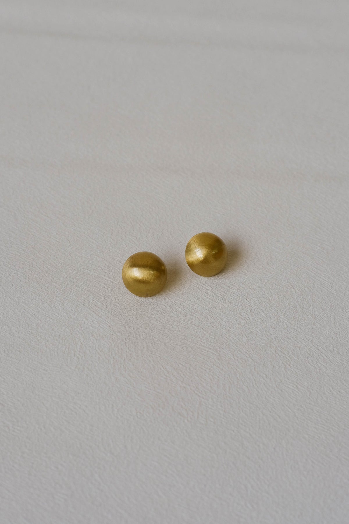 金色拉絲紋理耳環