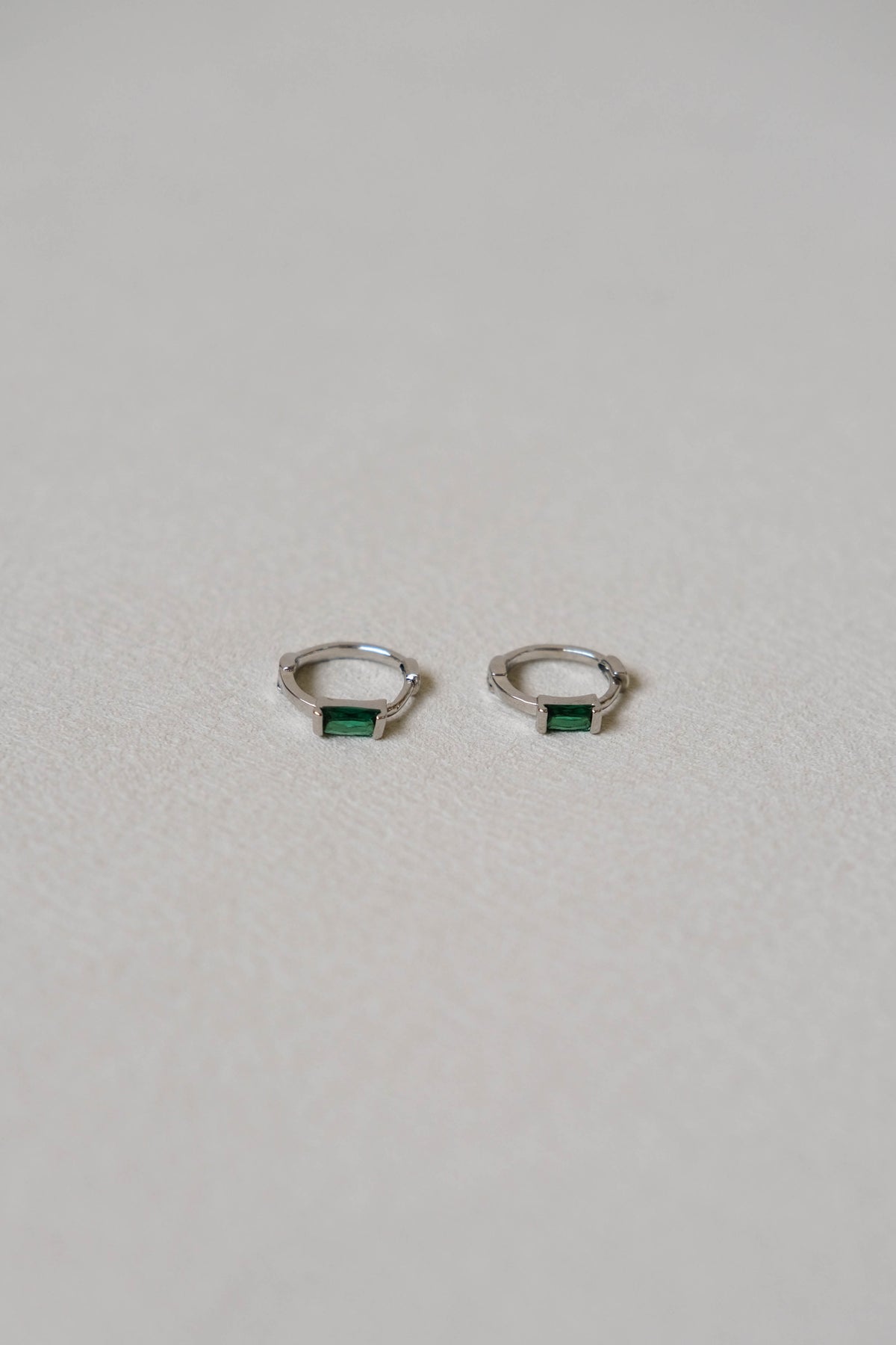 Emerald square small earrings
