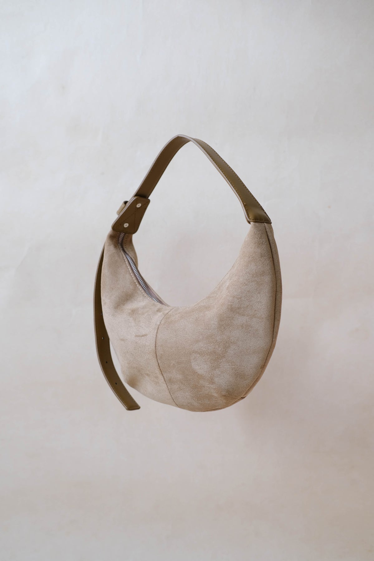 Portable Dumpling Crescent Bun In Almond