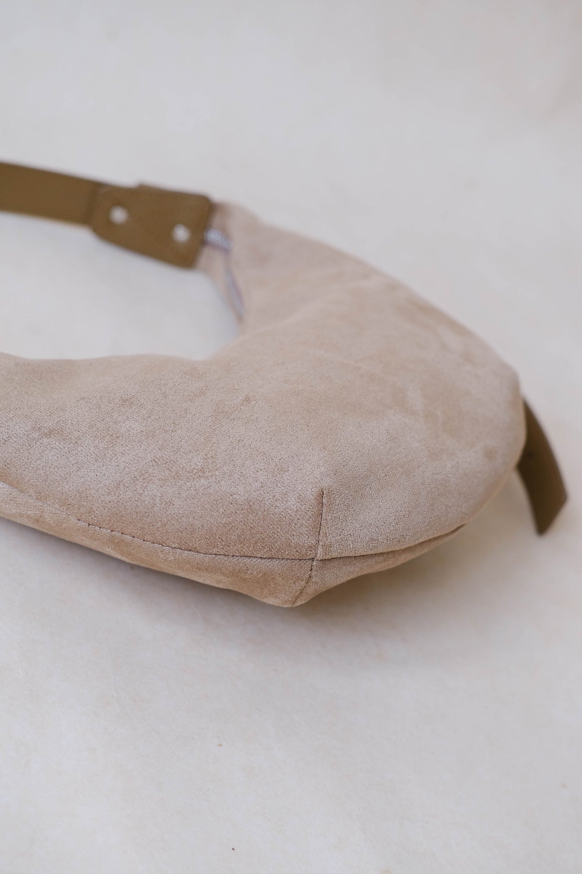 Portable Dumpling Crescent Bun In Almond