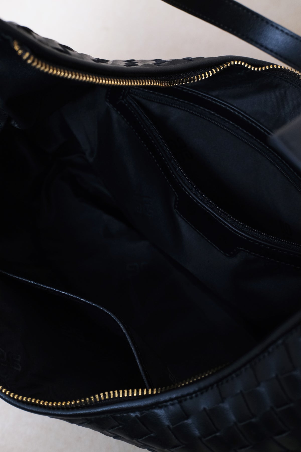 Artisan Classic Moon Bag - Shinny Black