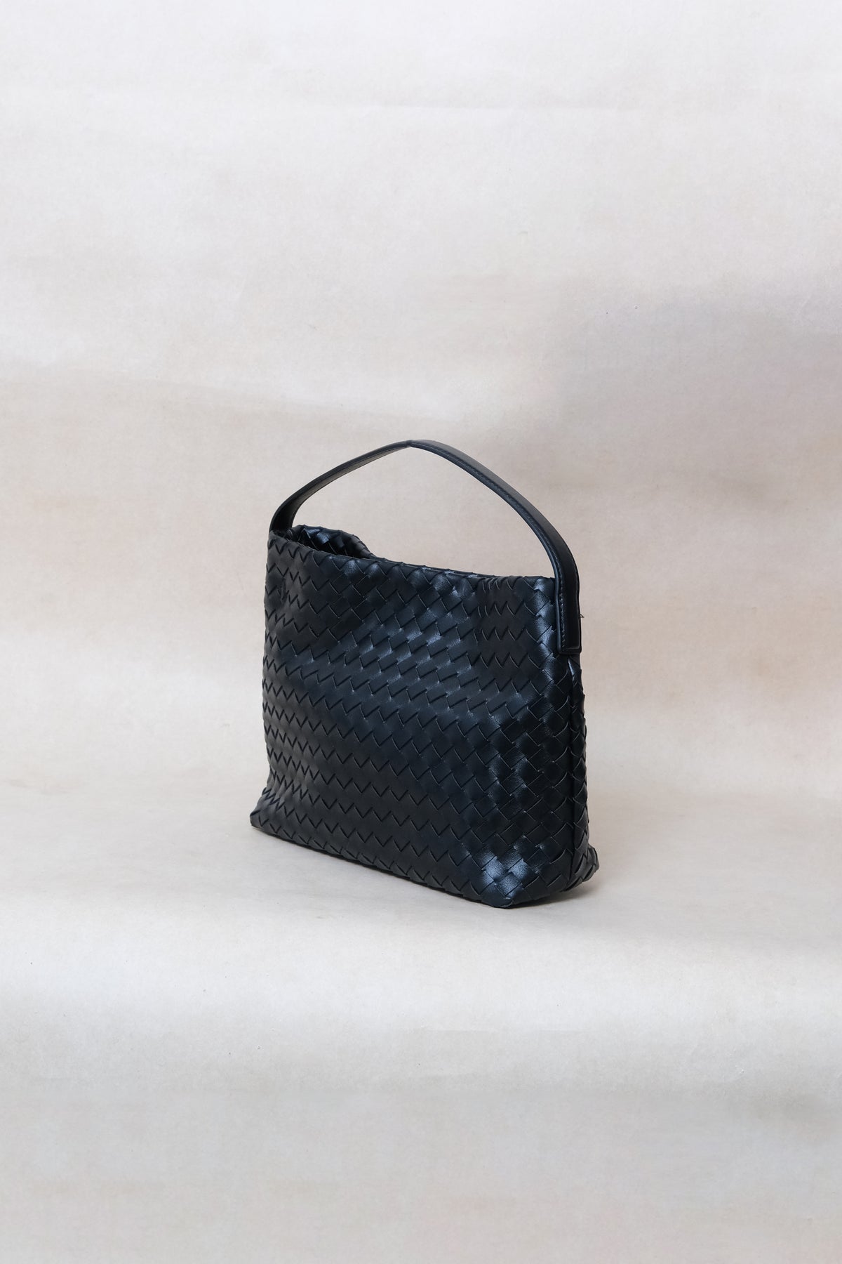 Artisan Veloura Tote Bag - Classic Black