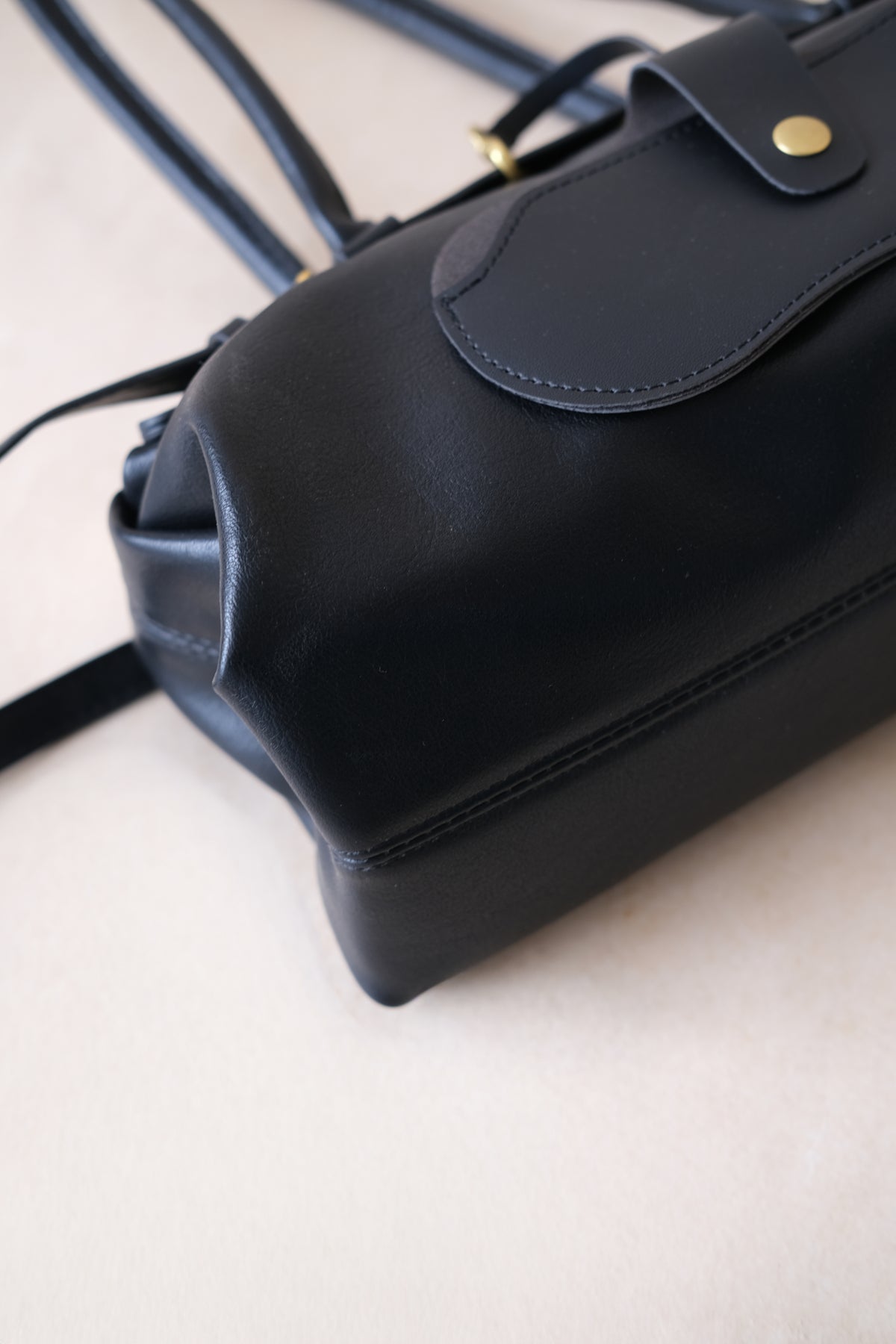 Aurora Classic Dome Bag - Classic Black