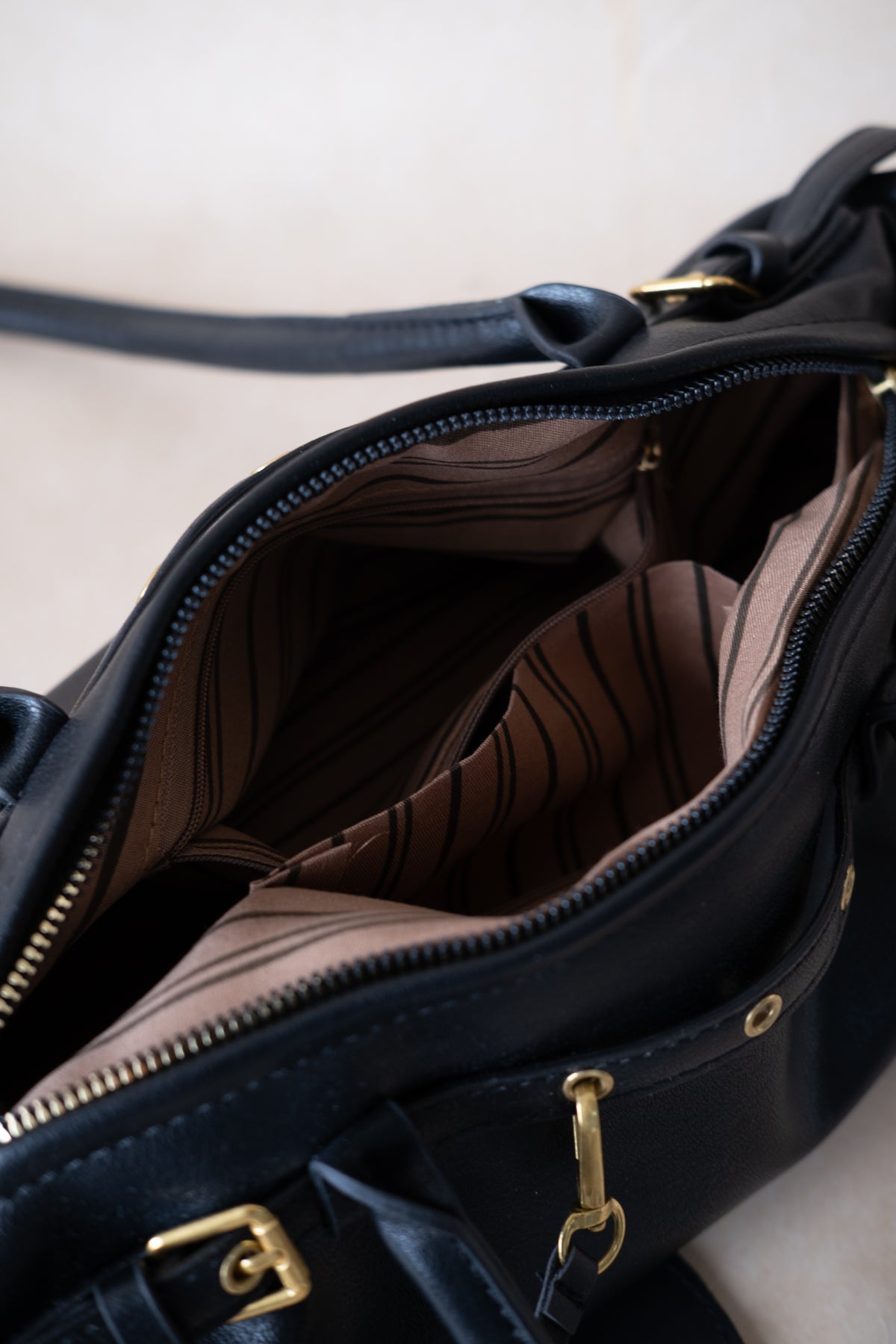 Aurora Classic Dome Bag - Classic Black