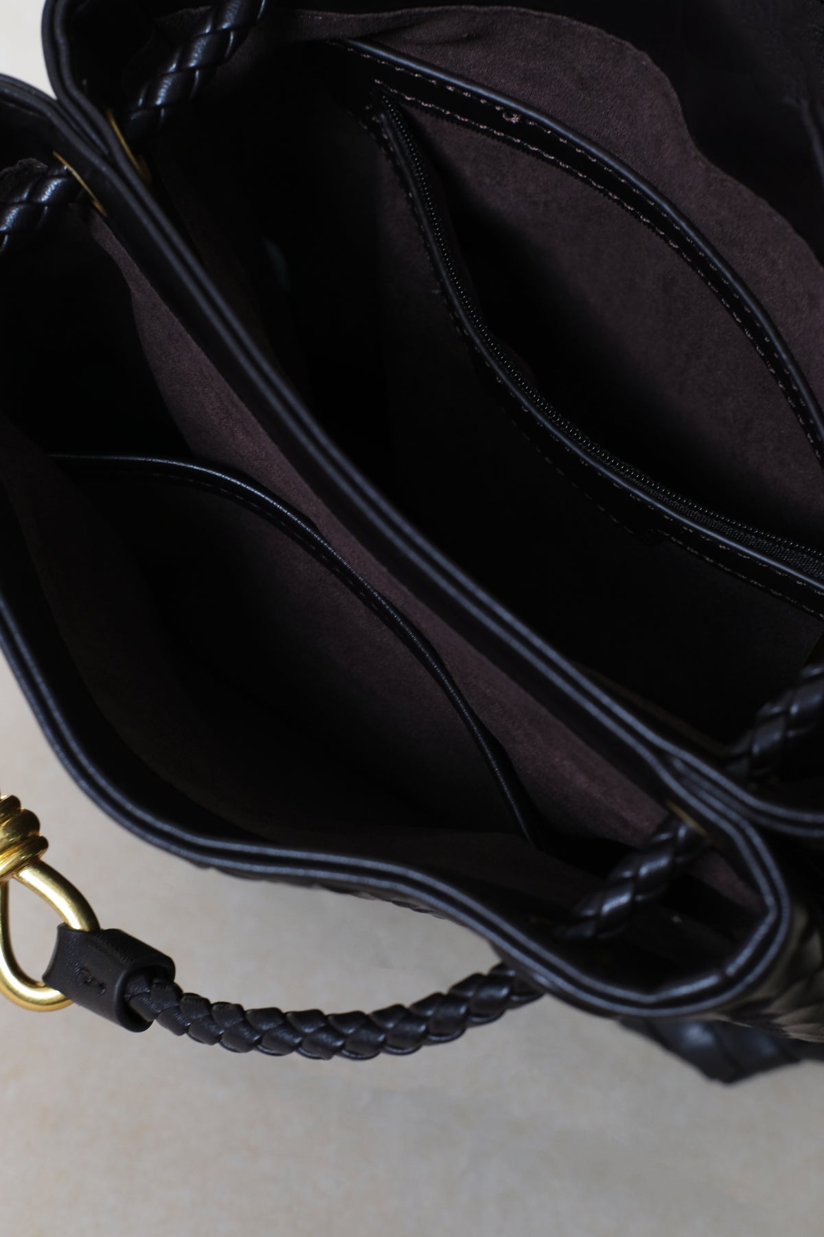 Artisan Urban Carry Bag - Black Currant