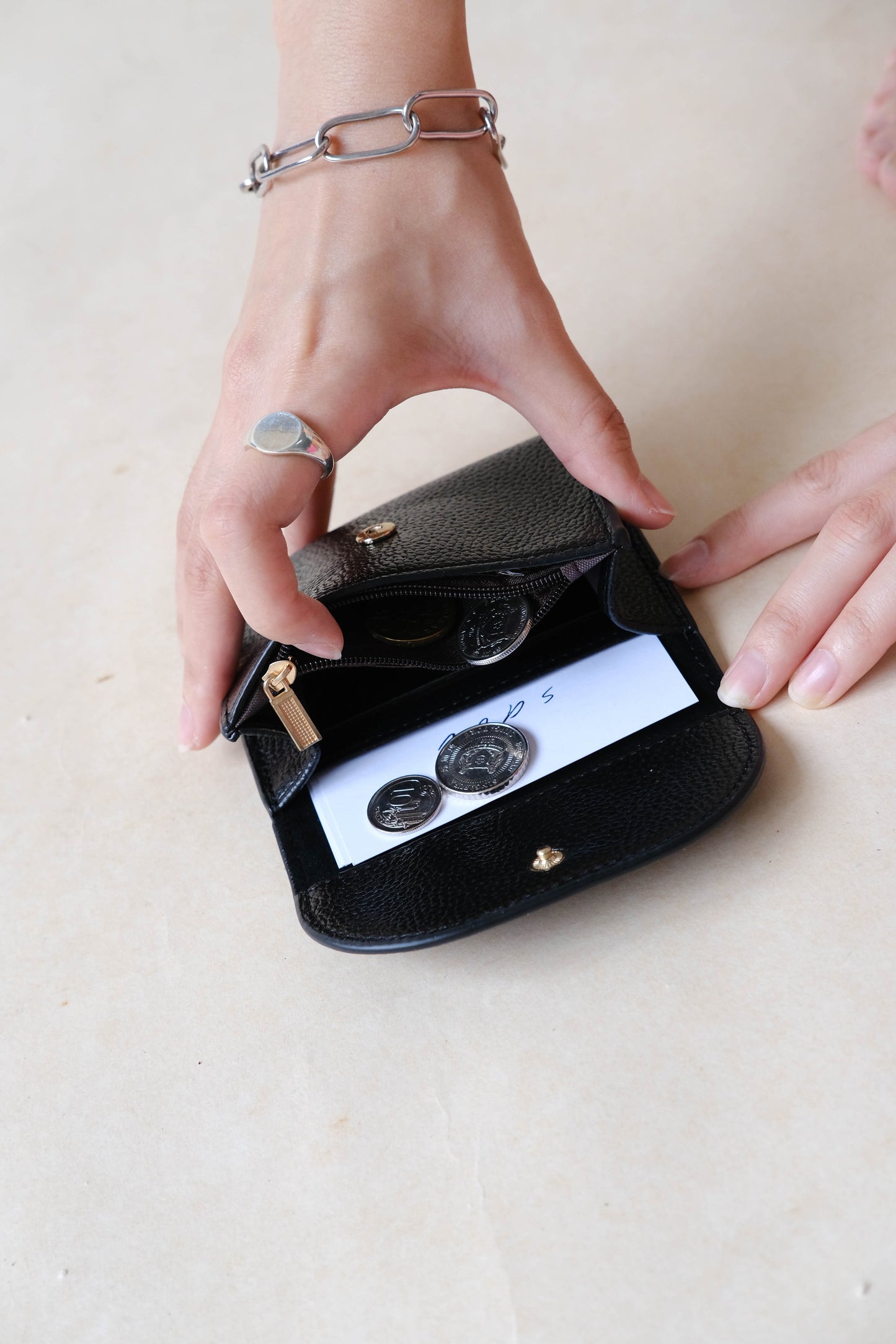 經典黑色油蠟荔枝紋皮夾