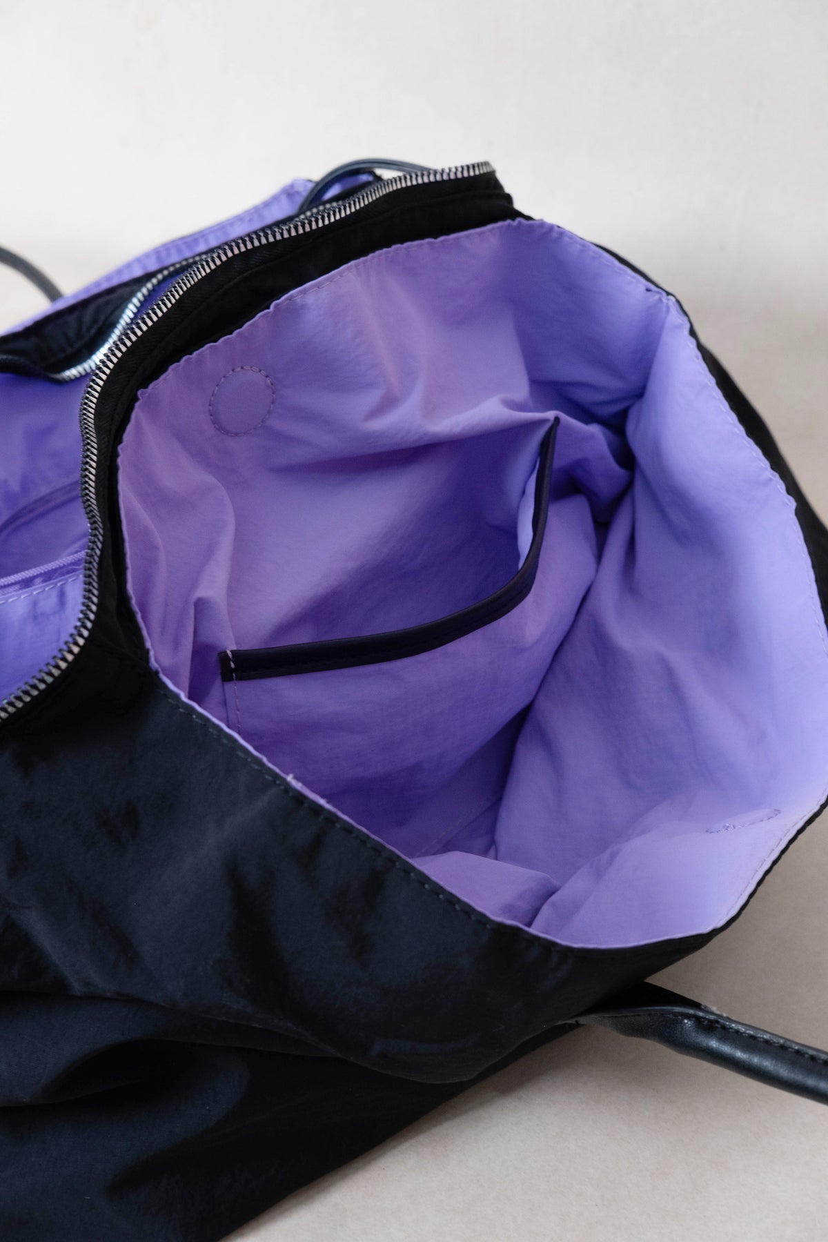 Classic Flow Vegan Leather Tote - Black Purple (With Charm)