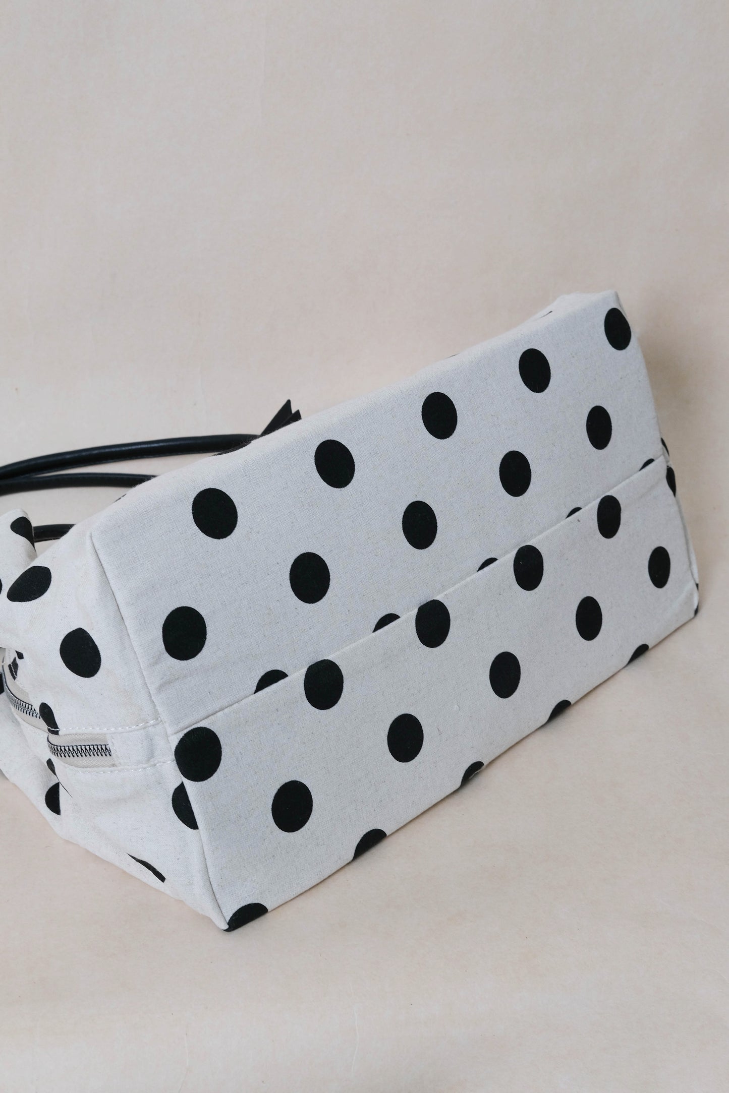 Classic Flow Canvas Tote - Polkadots