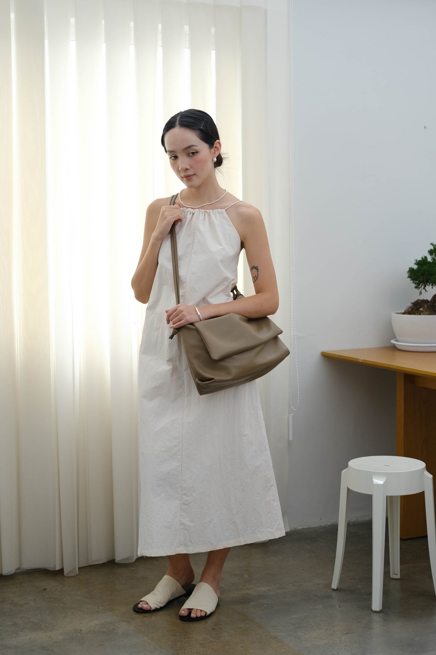 Crewneck Sleeves tank top dress in almond white