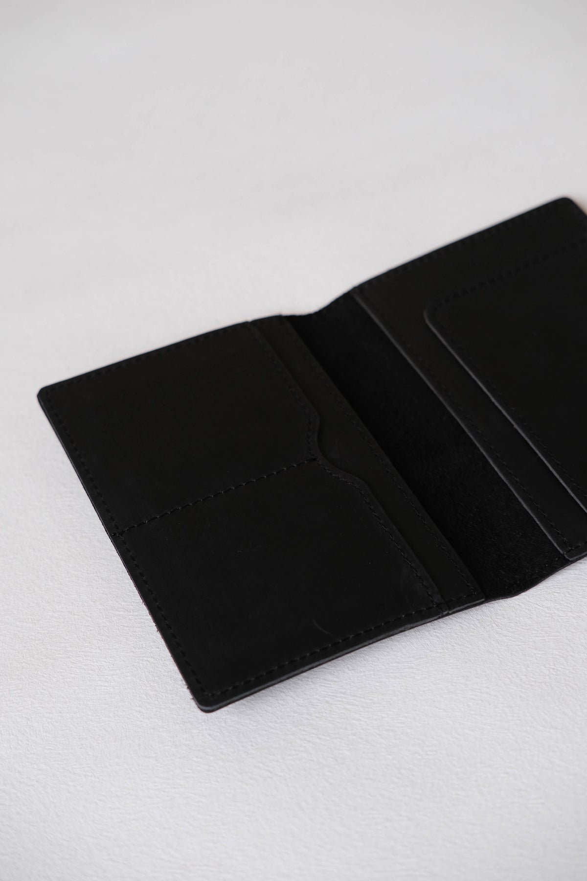 Voyage Luxe Genuine Leather Passport Sleeve In Classic Black