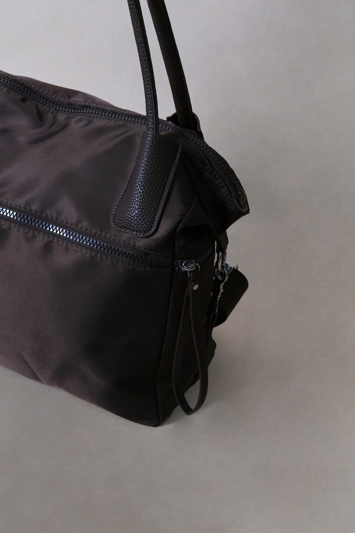 Classic Flow Crossbody Bag - Coffee