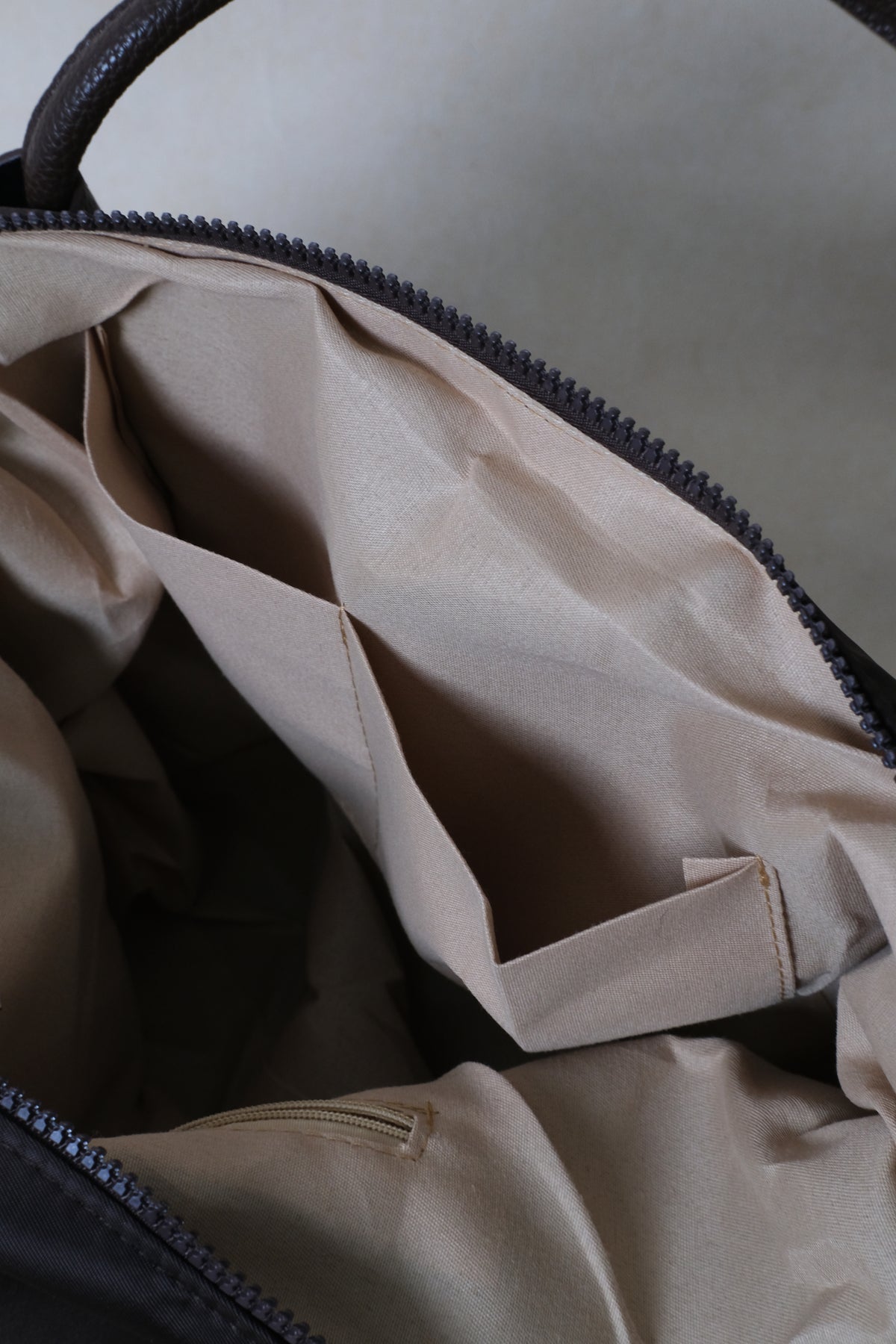 Classic Flow Crossbody Bag - Coffee