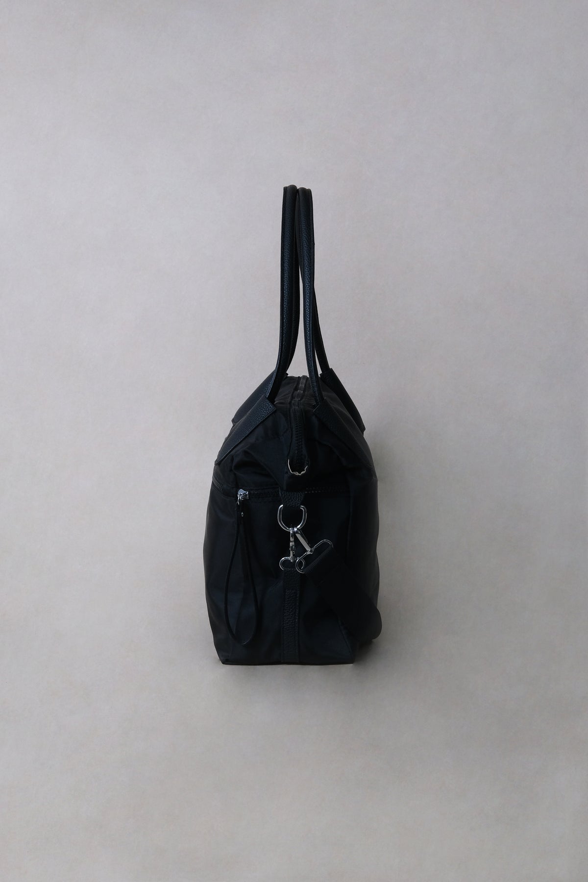 Classic Flow Crossbody Bag - Classic Black