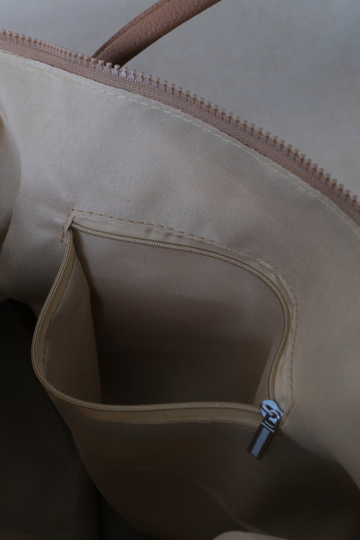 Classic Flow Crossbody Bag - Khaki