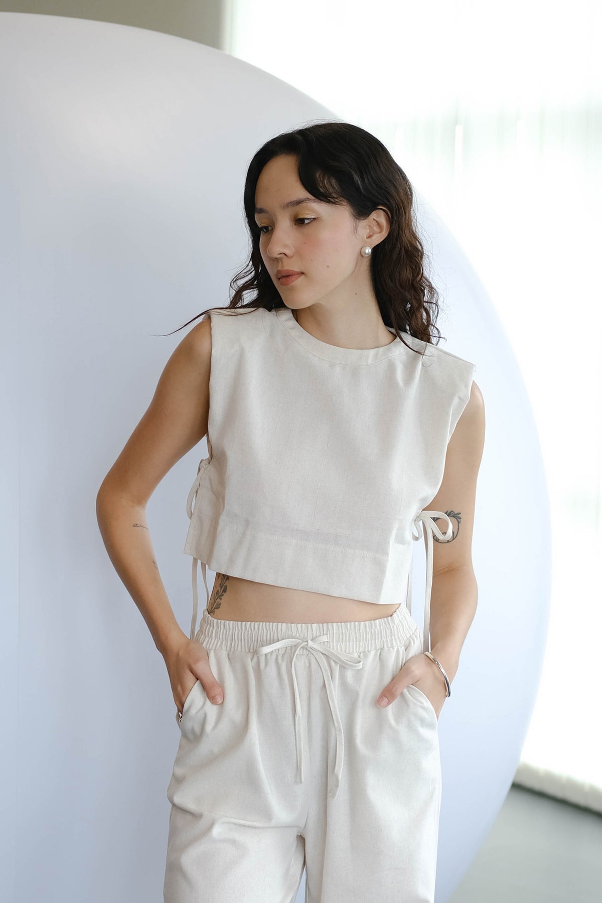 French Shoulder-padded Sleeveless Cotton and Linen In Cream White