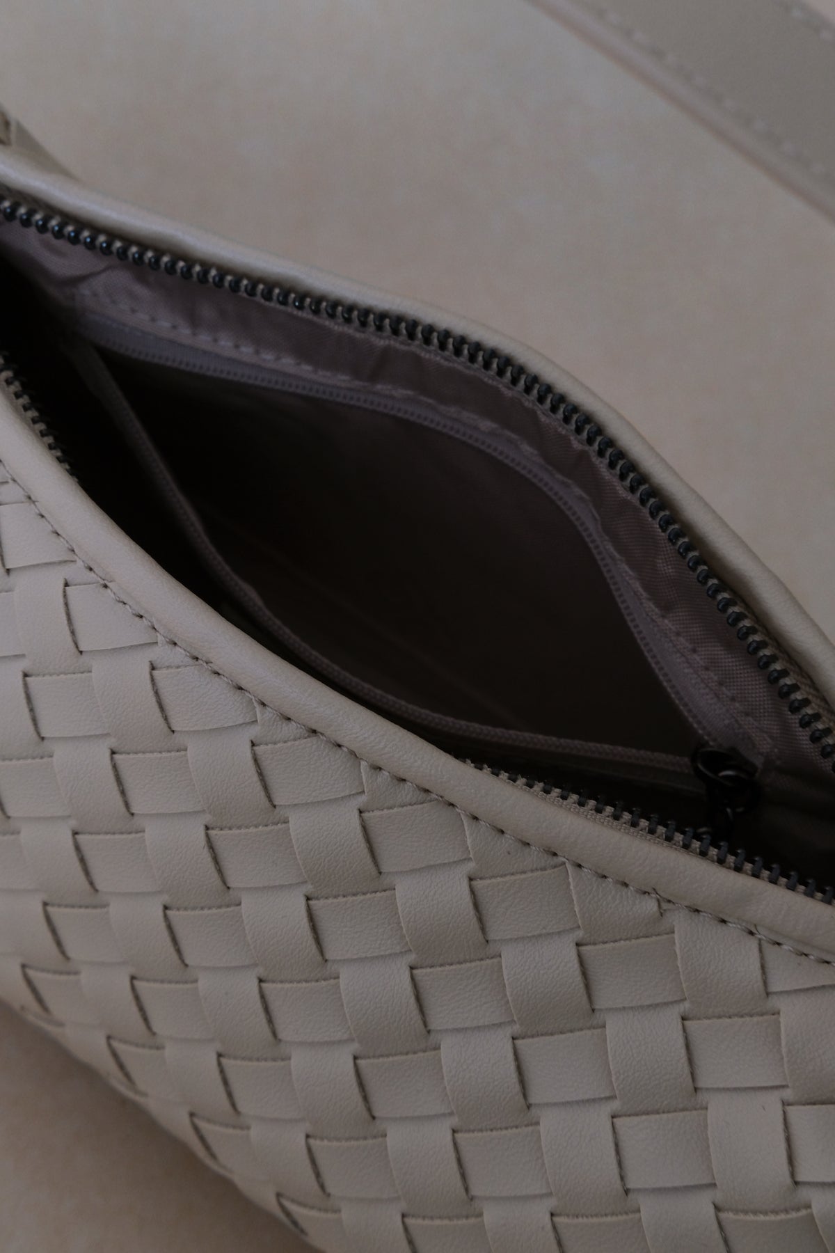 Maison Artisan Colette Baguette Bag - White Sand