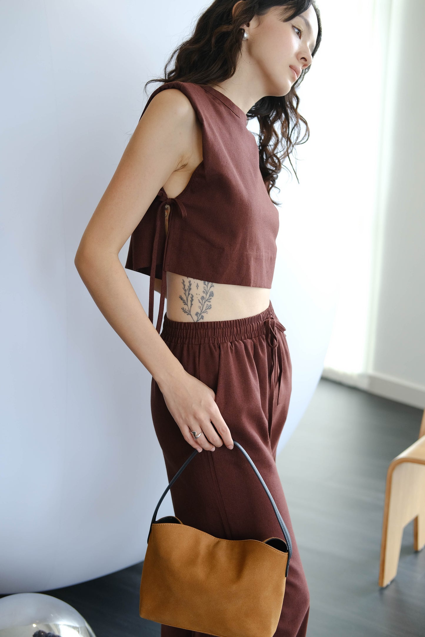 French shoulder-padded sleeveless cotton + Linen pants in brown red in suit