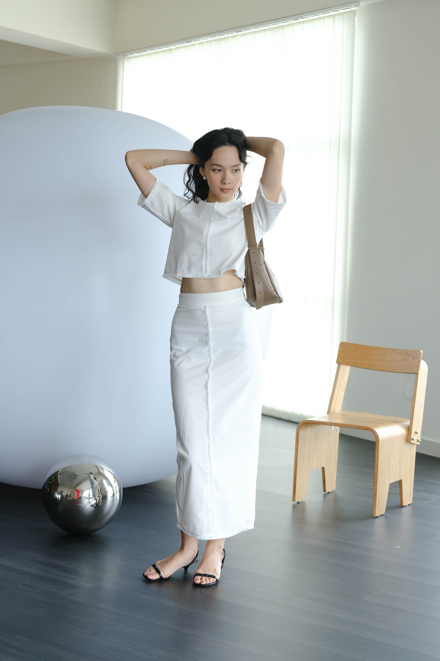 French white cotton top + Linen fringed short-sleeved straight skirt suit