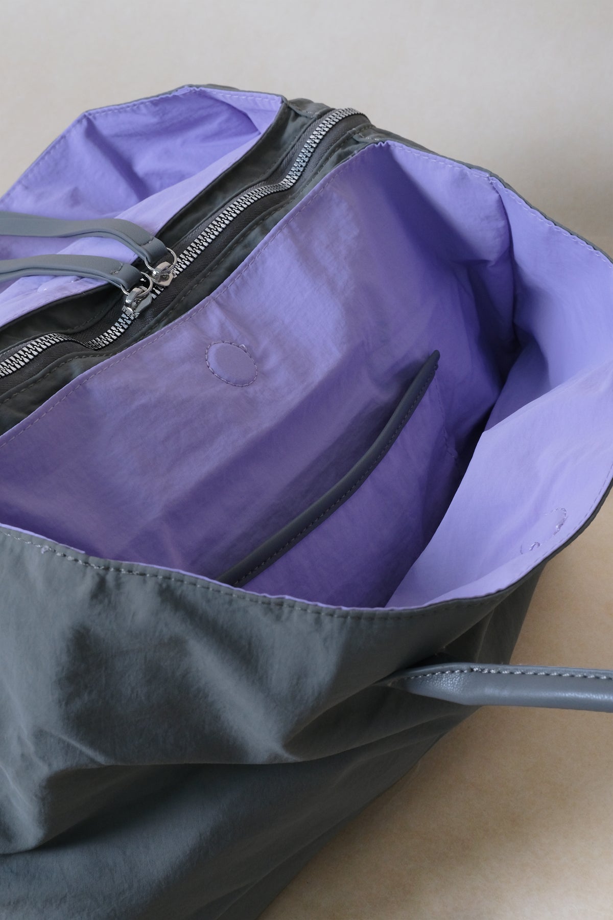 Classic Flow Vegan Leather Tote - Grey (With Charm)
