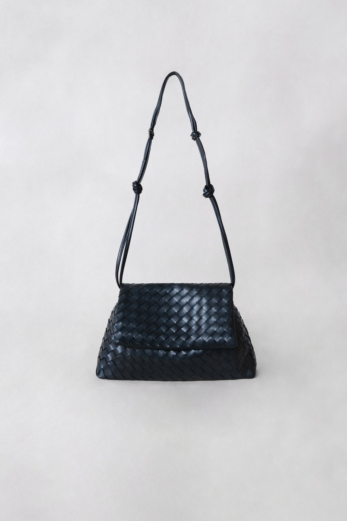 Artisan Classic Messenger Bag - Shinny Black