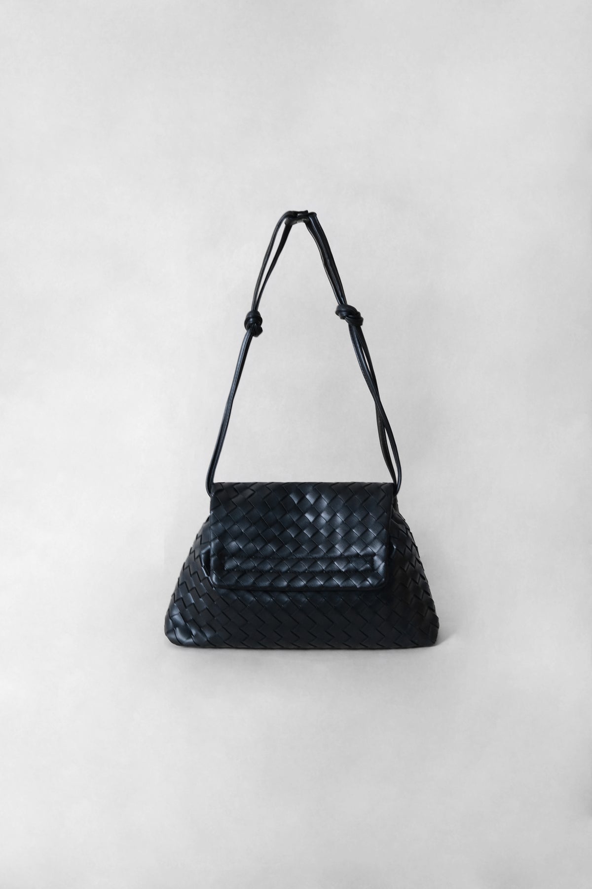 Artisan Classic Messenger Bag - Shinny Black