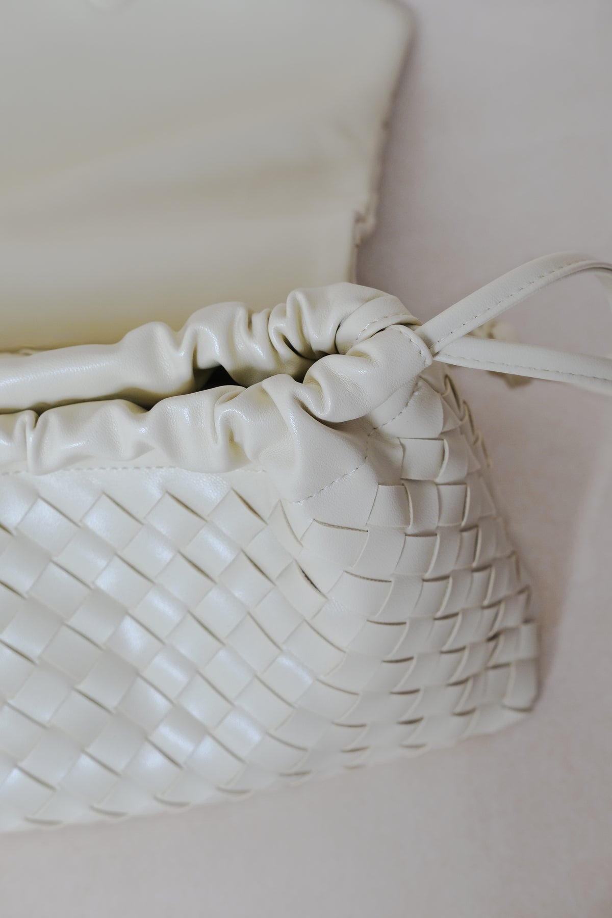 Artisan Classic Messenger Bag - Cream Yellow