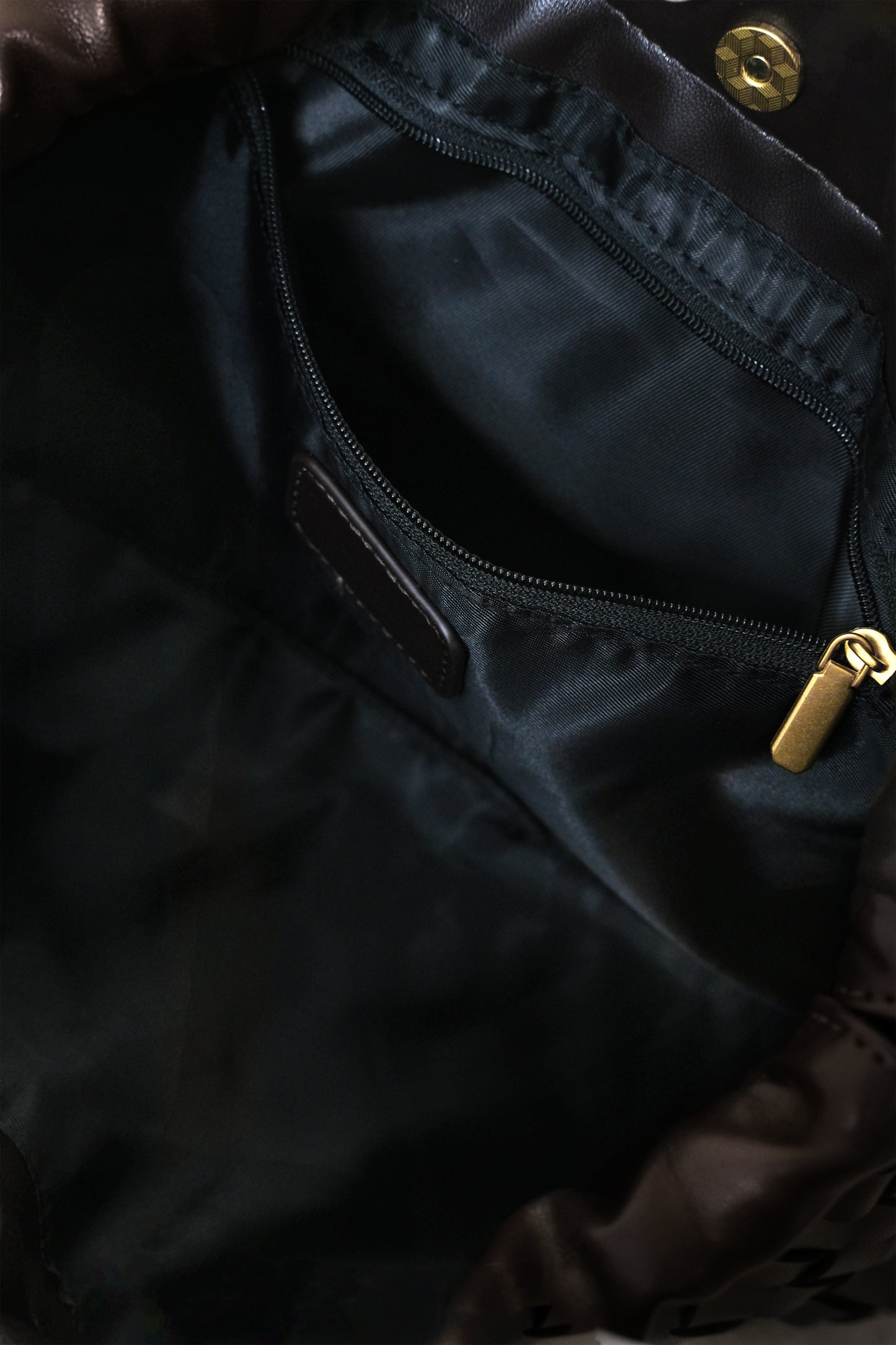 Artisan Classic Messenger Bag - Black Currant