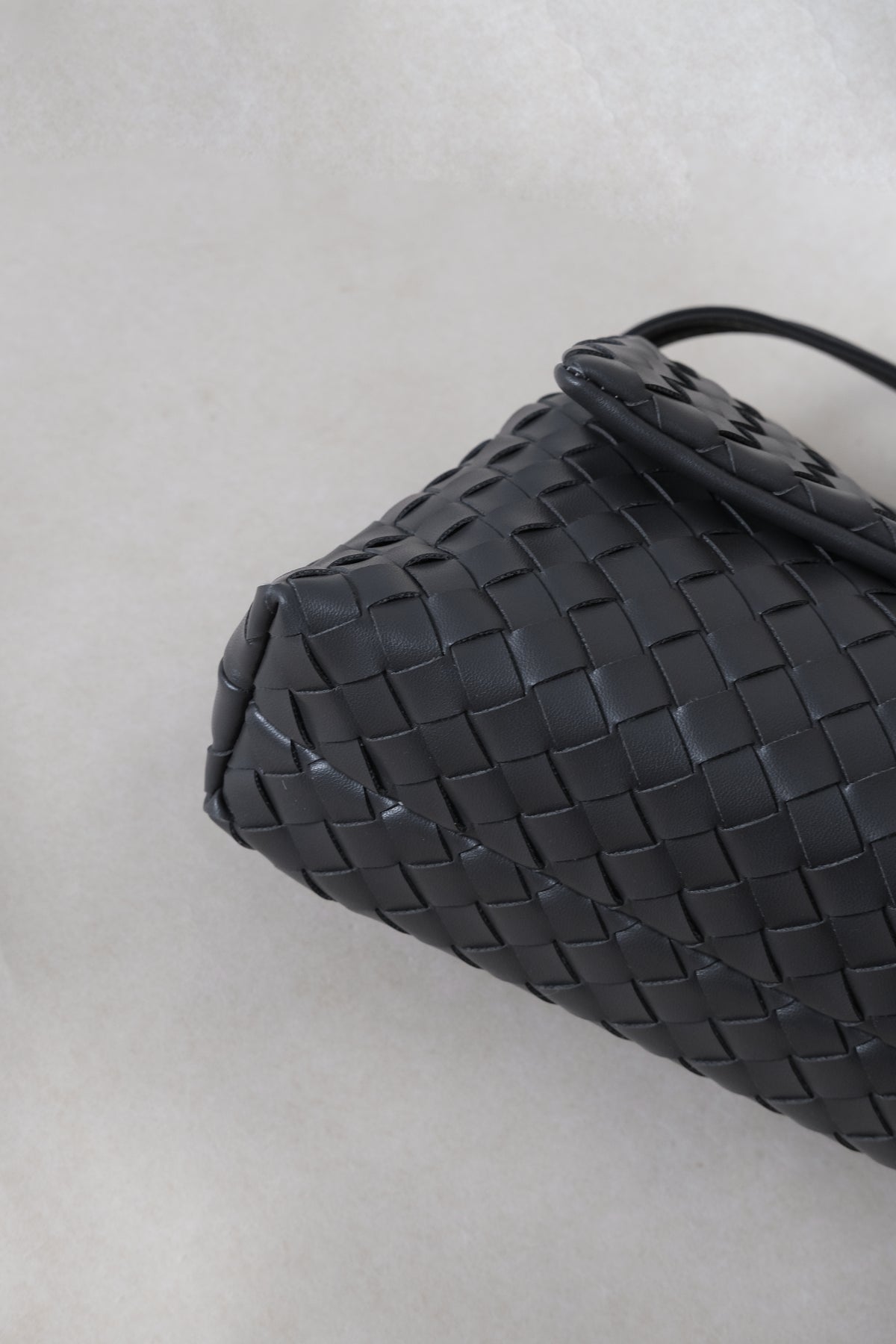 Artisan Classic Messenger Bag - Charcoal Gray