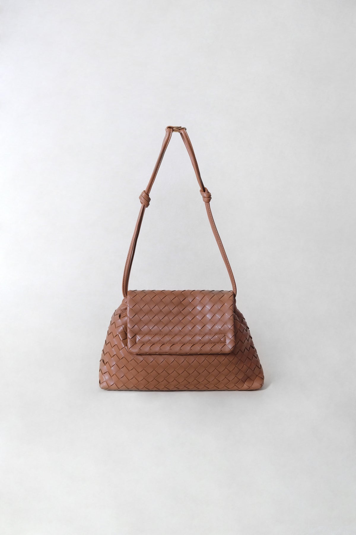 Artisan Classic Messenger Bag - Shinny Chestnut