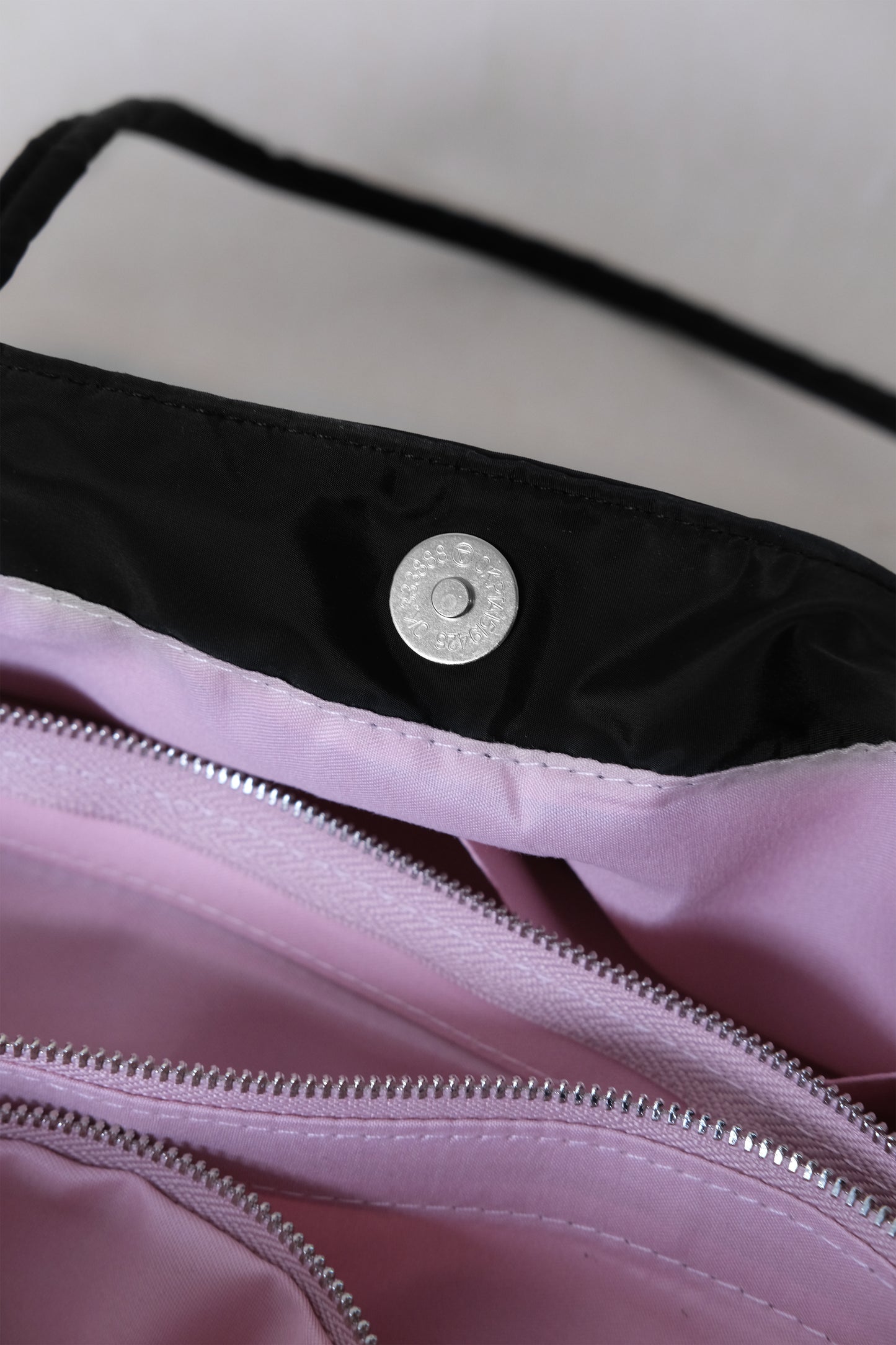 Classic Avenue Tote - Classic Black (With Charm)