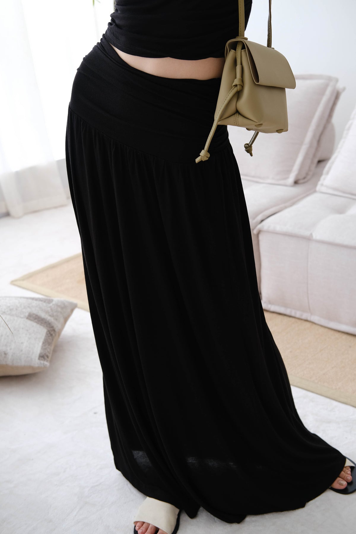 Wide Waistband Pleated Knitted Skirt In Classic Black