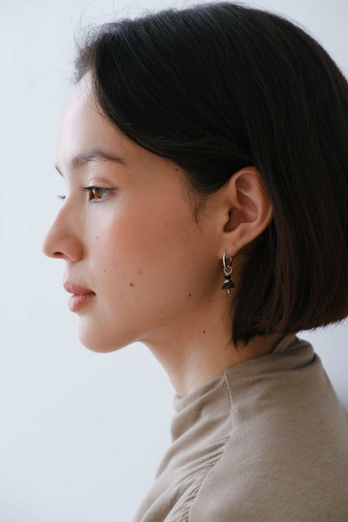 卡其色立領縮褶袖上衣
