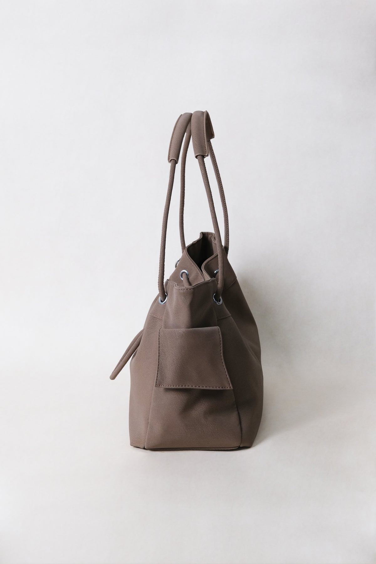 Medium Classic Daily Tote - Chestnut (With Charm)