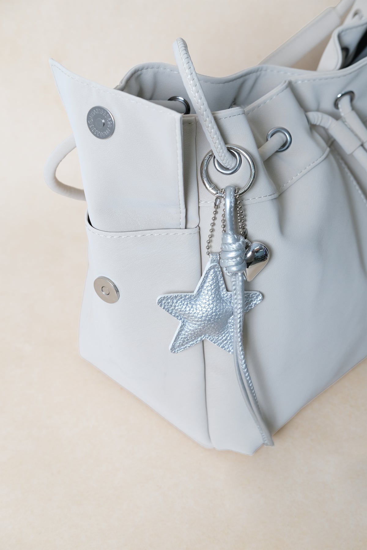 Medium Classic Daily Tote - White (With Charm)