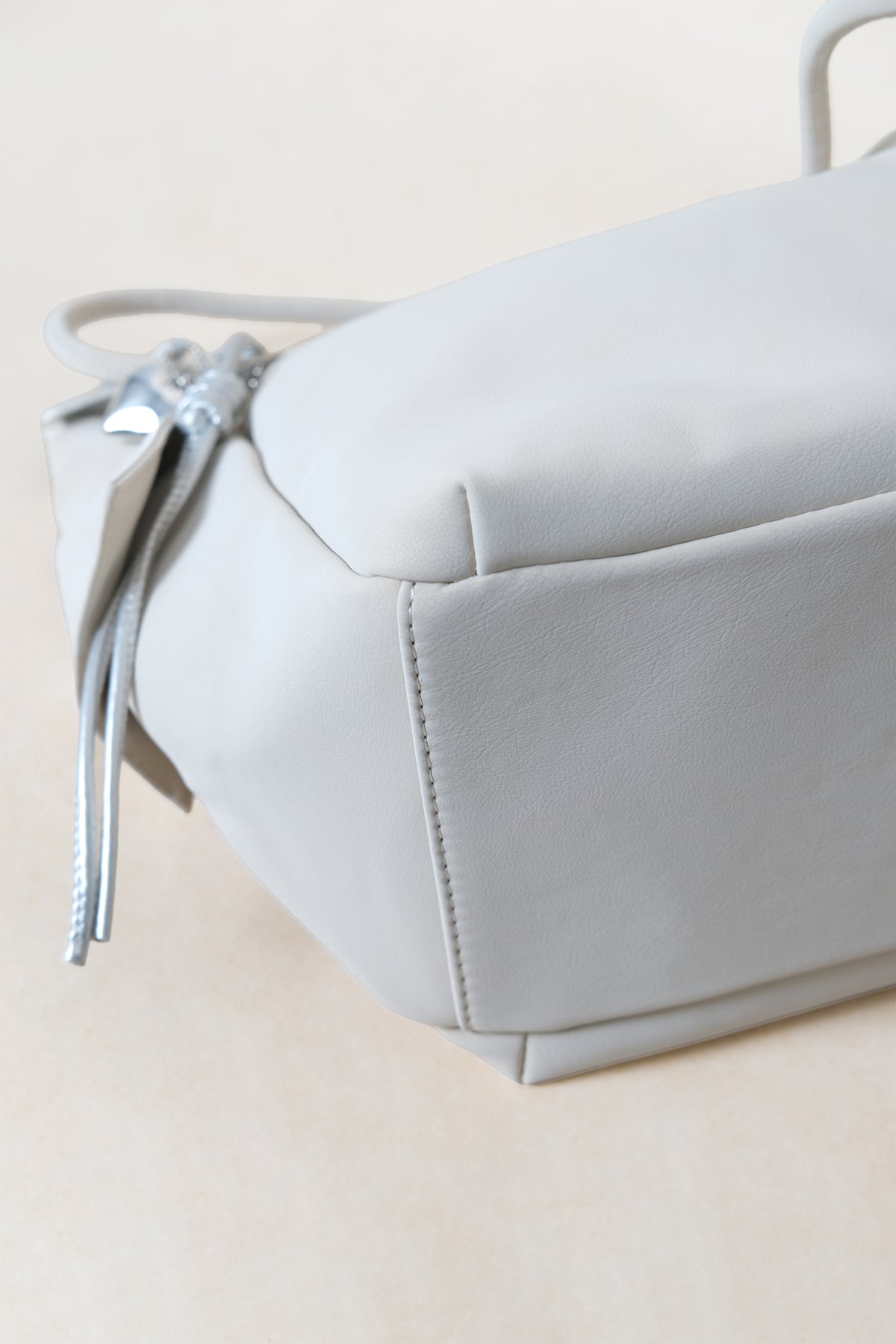 Medium Classic Daily Tote - White (With Charm)
