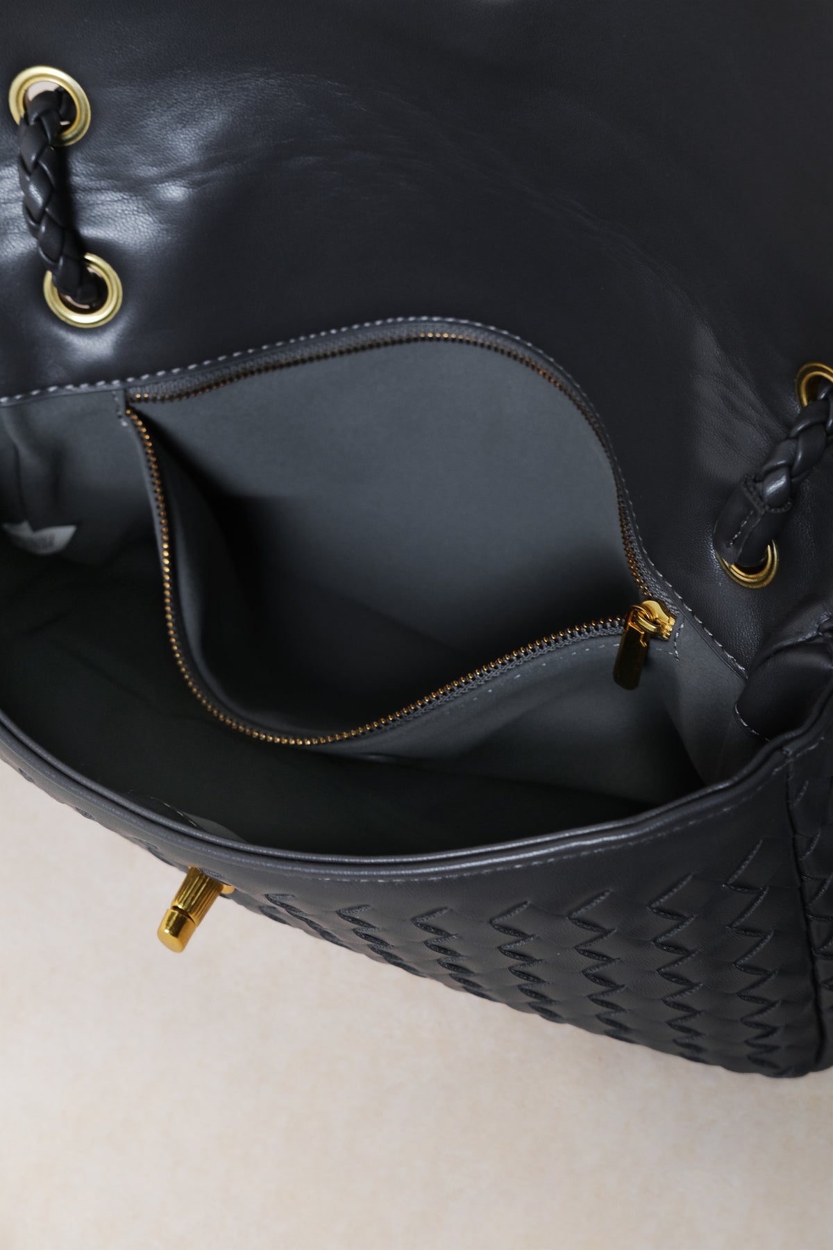 Artisan Linear Flap - Gunmetal Grey